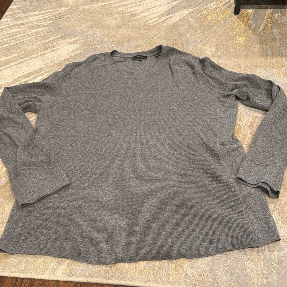 Vince
Thermal Cotton Long Sleeve Crewneck shirt in grey size XXL in EUC